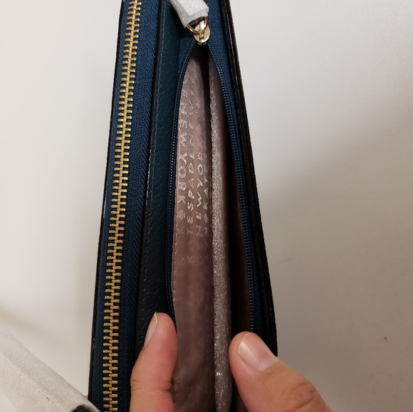 SOLD!!Kate spade wristlet grand layton - Picture 5 of 6